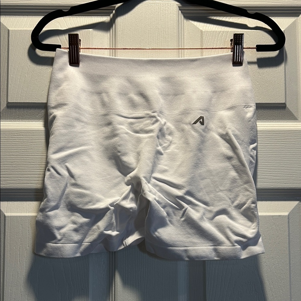 Alphalete Pump Short